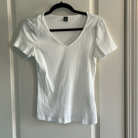 NEW SHEIN Essence Rib Knit Solid Tee in White Size Large - Picture 2 of 7